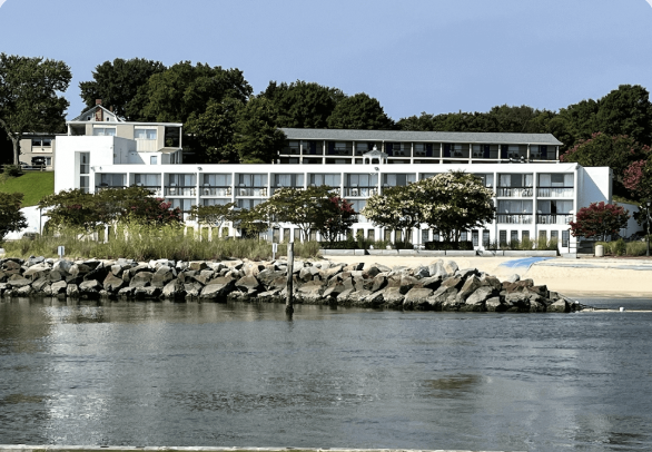 Yorktown Beach Hotel